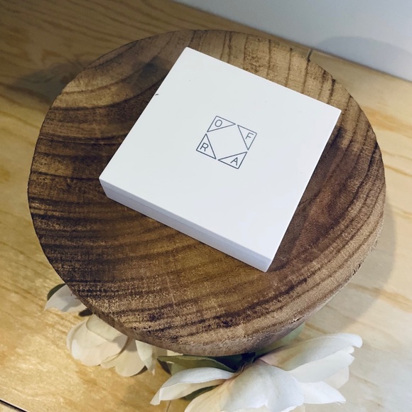 *NEW* OFRA pressed all-in-one BANANA POWDER 10G - Picture 2 of 7